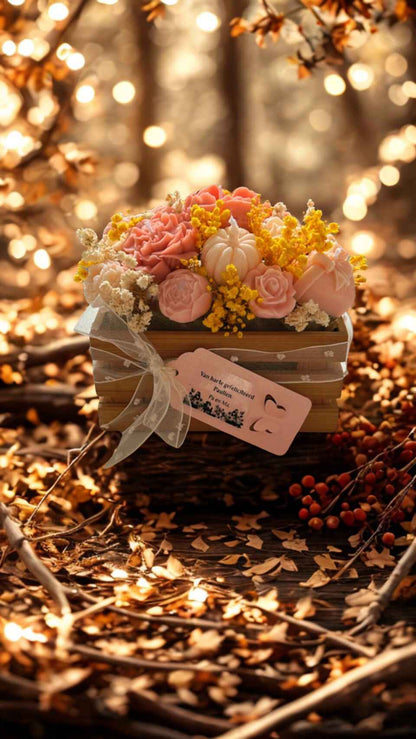 Golden Herfst Bloemenkaars – Geschenkbox met Cozy Geur (Patchouli, Spice & Vanille)